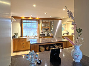 Photo 17- click for photo gallery